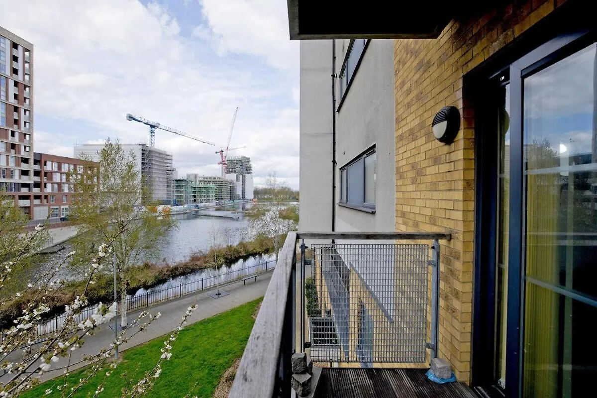 Luxury Flat Apartment - Lakeside View In London Abbey Wood 0*,  United Kingdom